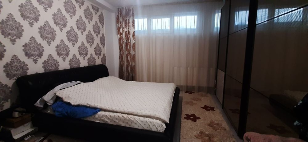 Apartament 3 camere 100mp + curte  150m  cu teras