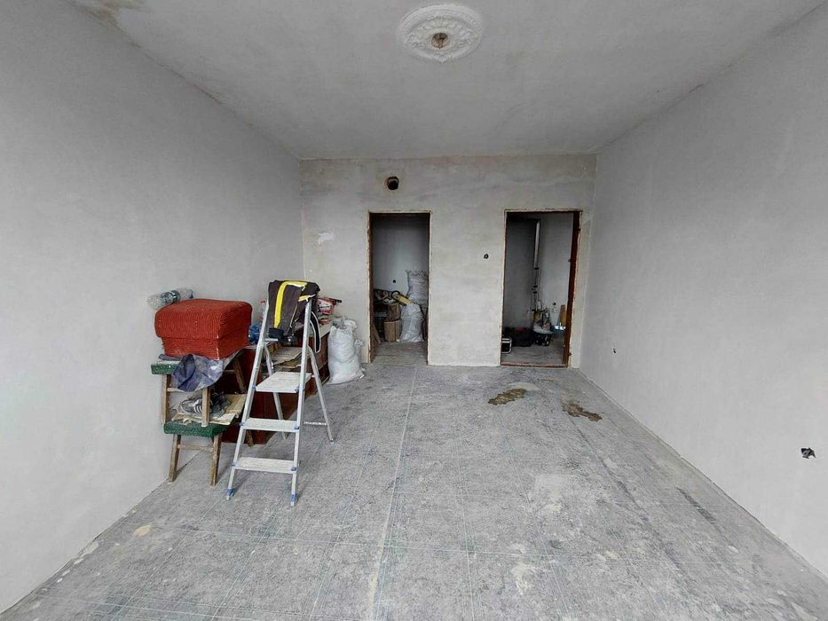 Продава се Двустаен апартамент в Омуртаг - 55 кв.м за 556 €/кв.м - Снимка #2