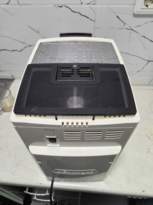 Espressor Automat DeLonghi Magnifica S ECAM23.210.W Aparat cu Cafea Boabe