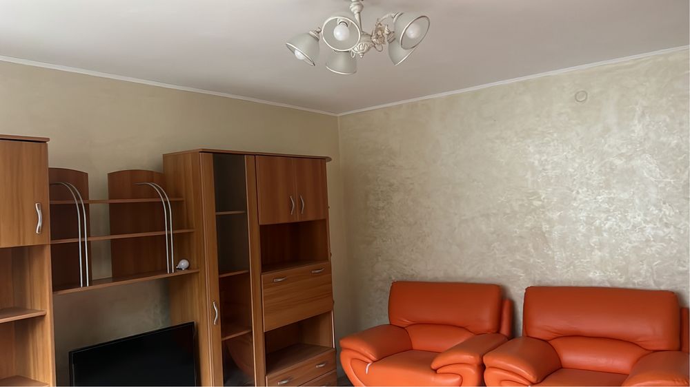INCHIRIEZ APARTAMENT Calea Bucuresti (In spate la Institut)