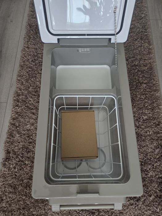 Vând mini frigider auto de 35L nou,alimentare 12V și 220V preț 1100