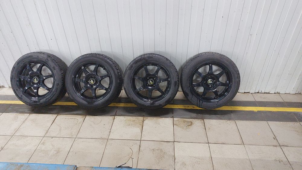 Комплект дисков с резиной