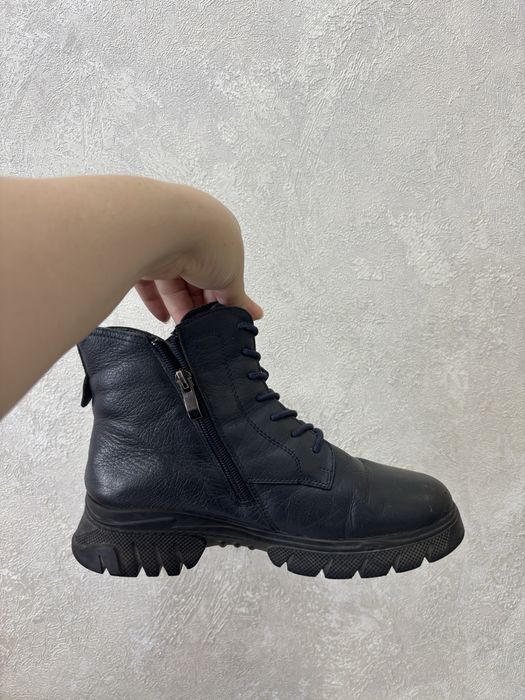 Отдам даром бесплатно обувь 38 размер