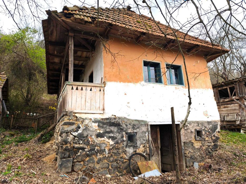 Proprietate autentica in natura - 6,3 ha teren - casa traditionala- Boiu de sus, jud. Hunedoara