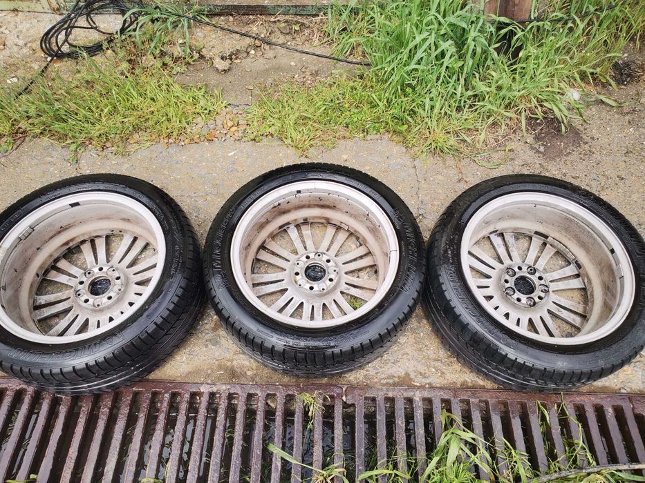 Продавам 3 броя гуми с джанти за мерцедес W 207 17 цола 7.5 ширина