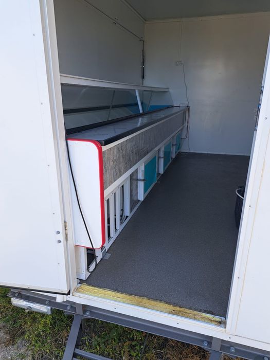 Vand rulota comerciala