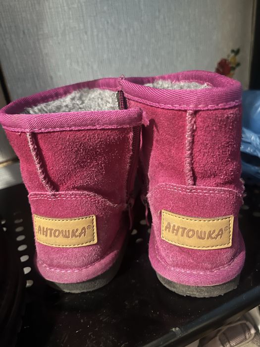 Продам деткие сопоги угги