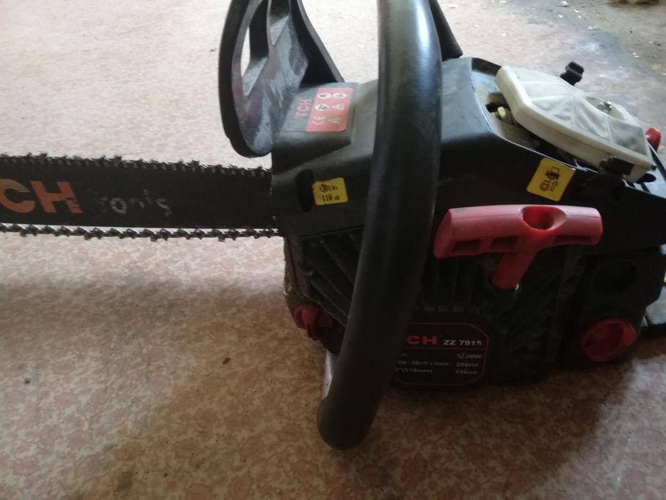 В продаже бензопила