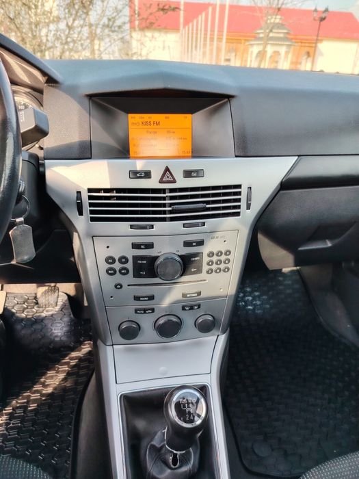 Vand Opel Astra 2011, 1.6, benzina