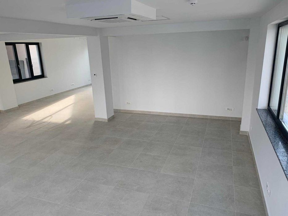 Bd. Pacurari, 85 mp spatiu comercial/birou clasa A, locuri de parcare,