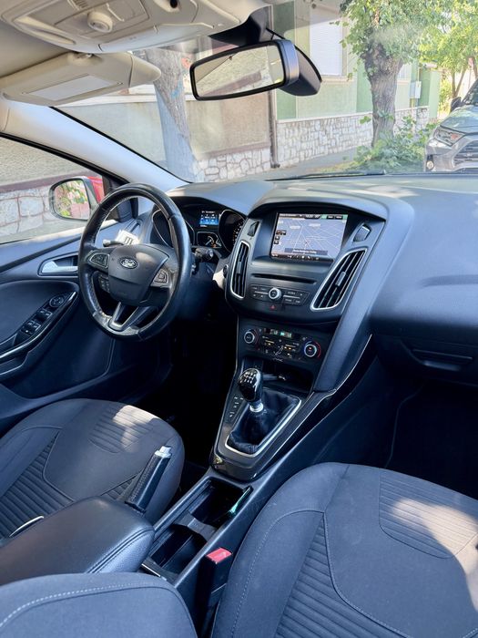 FORD Focus 2015 — imagine 5
