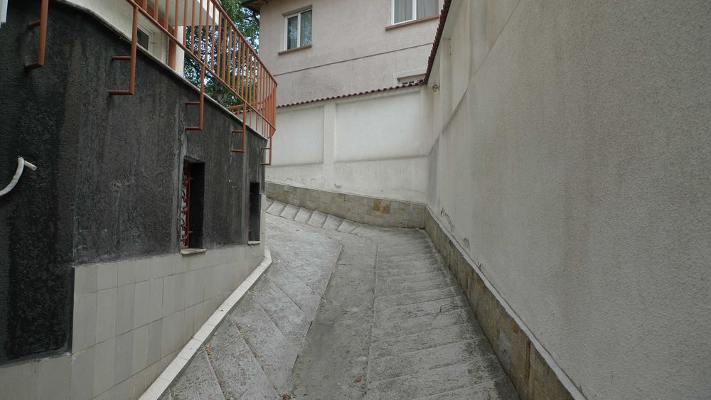 Дава се под наем Гараж / Паркомясто в София, Лозенец - 18 кв.м за 99.45 € - Снимка #3