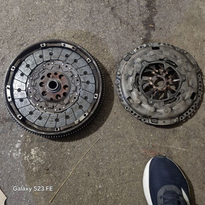 Съединител с маховик  комплект