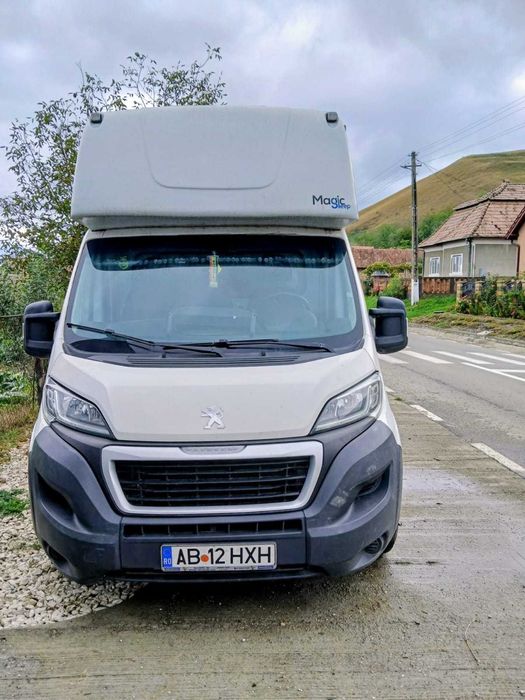 Vând autoutilitară