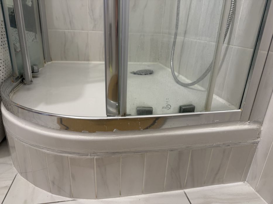Продам душевую кабину