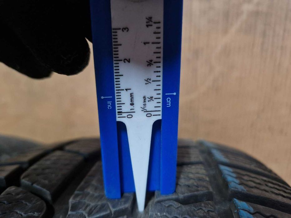 2 Continental R17 225/55
зимни гуми
DOT4019