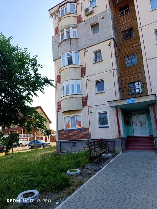 Închiriez garsonieră et.1 complet utilată
