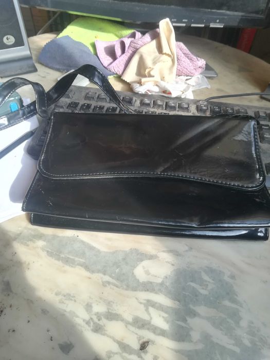 дамска чантички и портфейли