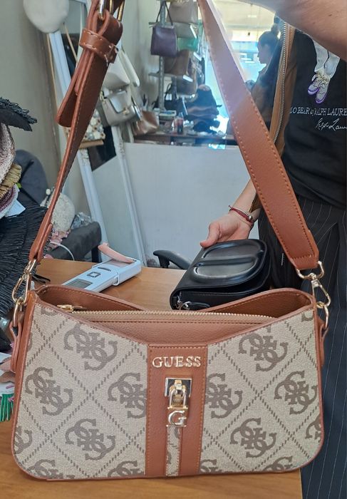 Малка чанта Guess