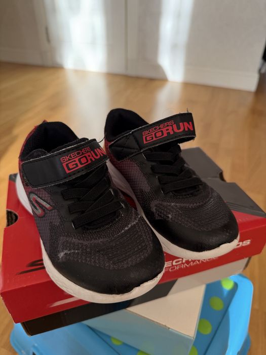 Продам детскую обувь