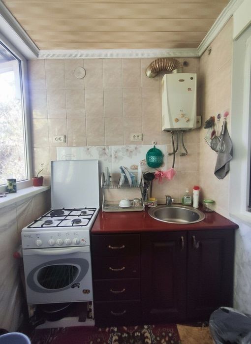 Азиз бозор 8-март фабрика ёнида квартира зўдлик билан Сотилади