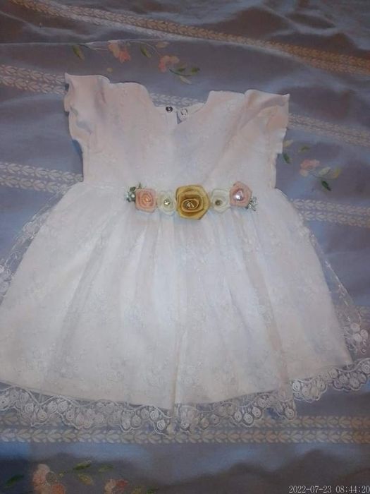 Продавам рокли 86-92 за РД,кръщене,сватба.1-2 сн-20лв,3 сн-10 лв