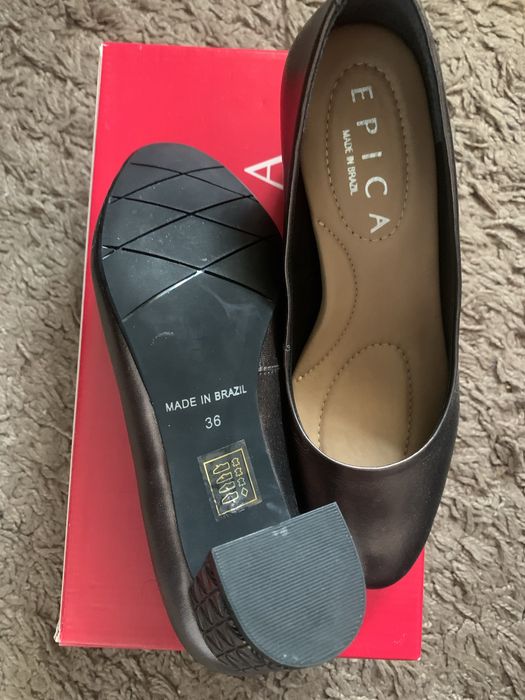 Pantofi piele eleganti, noi, nepurtati,in cutie