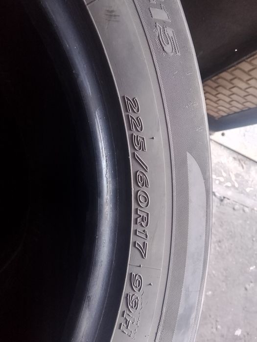 Продам шины на 17