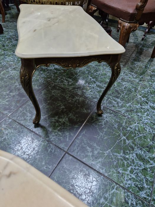 Страхотна английска бронзова белгийска масичка с мраморен плот