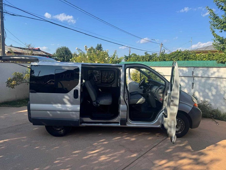 Vand RENAULT TRAFIC -- 5000 euro