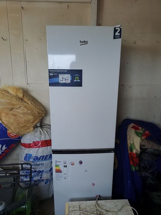 Холодильник абсолютно новый