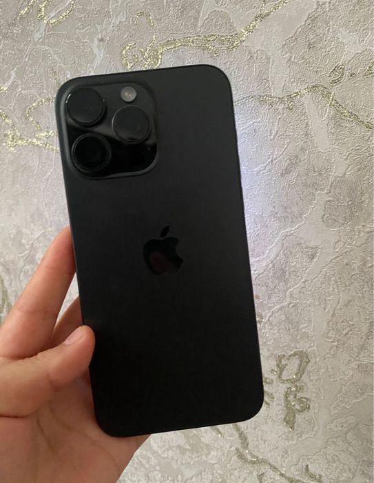 iPhone 15pro max с гарантиие