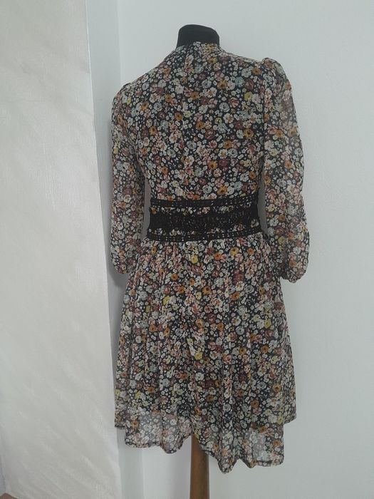 Красива,нежна рокля