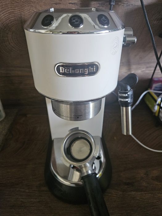Delonghi Dedica EC685