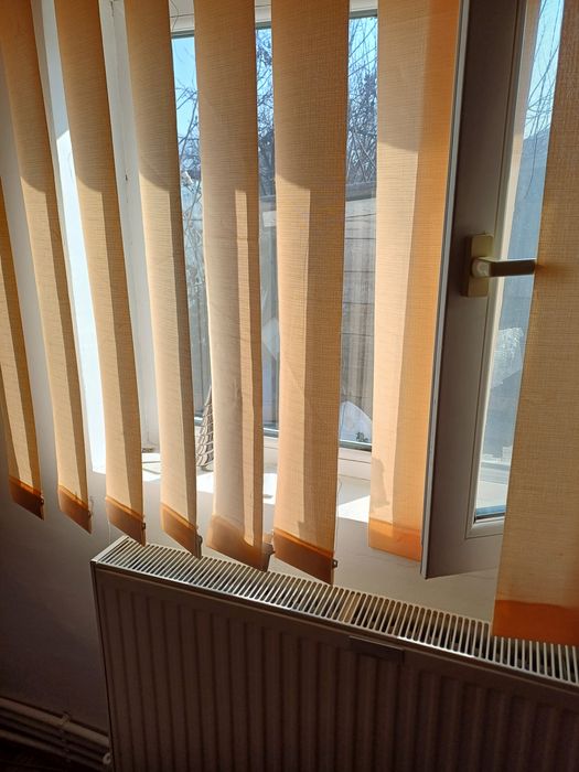 Jaluzele geam, verticale