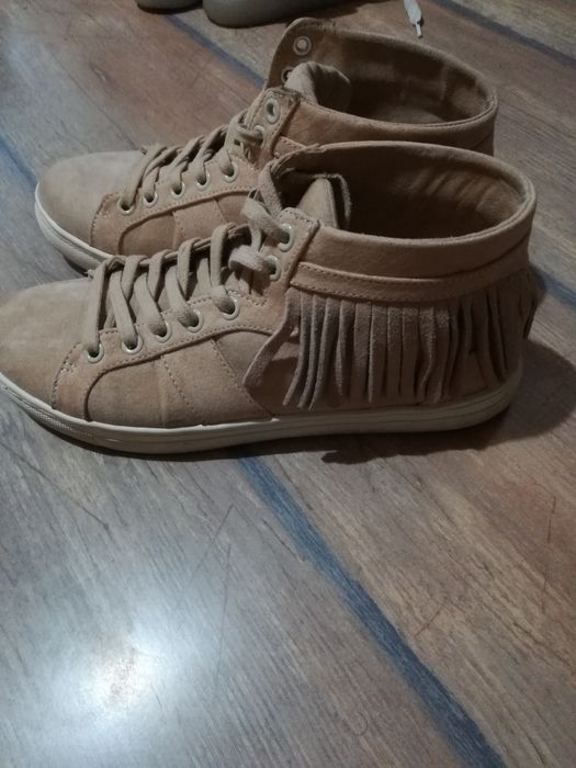 Кецове Bershka с ресни