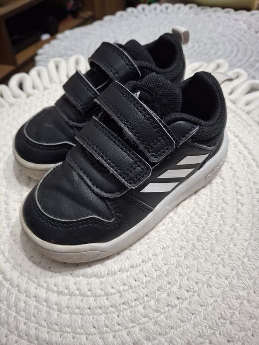 Маратонки Adidas 21 номер