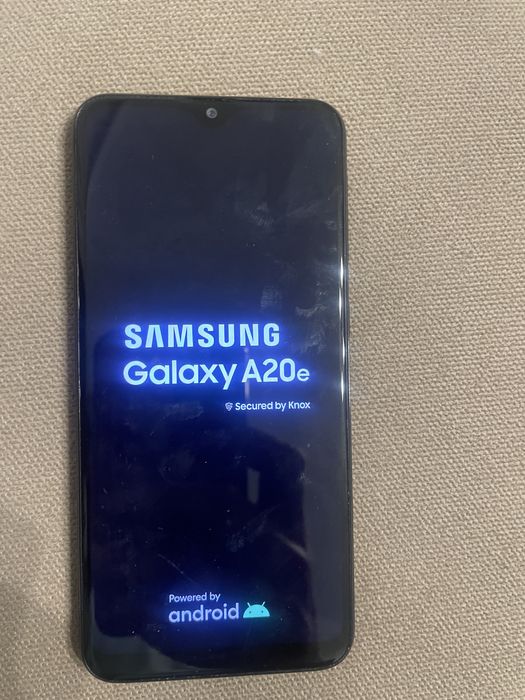 смартфон samsung galaxy a20e