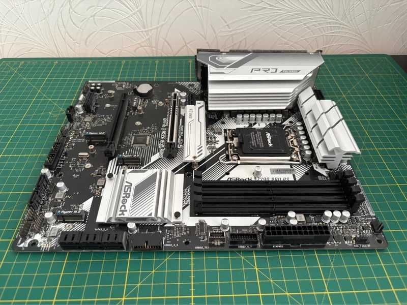 Placa de baza Z790 AsRock Pro RS Intel ddr5