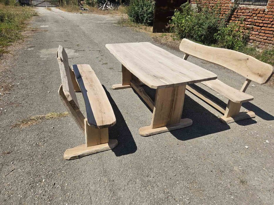 Маса с пейки дървени