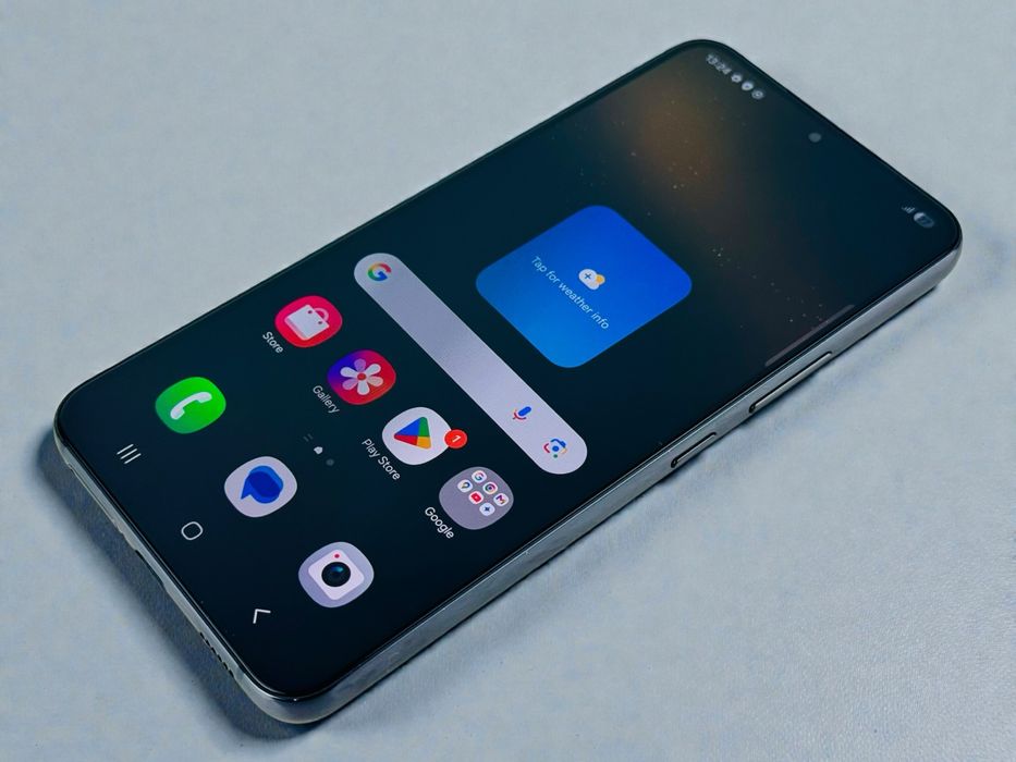Samsung Galaxy S22 5G 128GB 8RAM Black Перфектен! Гаранция!