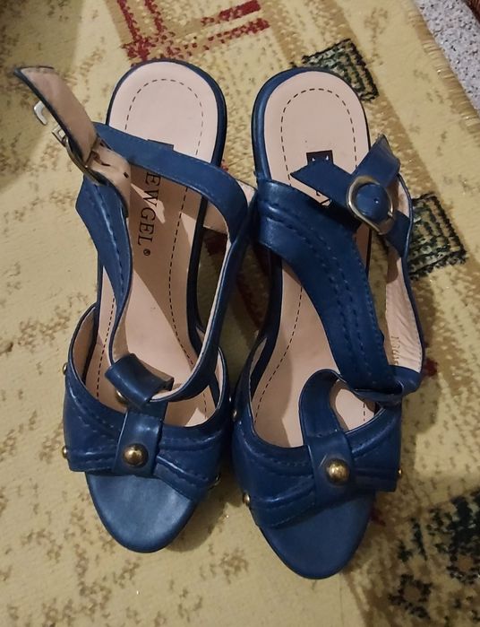 Жазғы аяқкиім 4000т