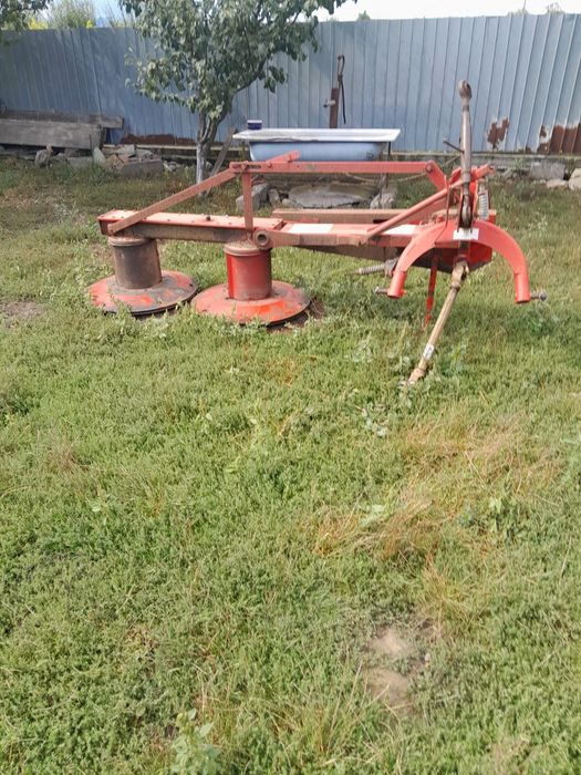 Vând tractor în condiții de funcționare