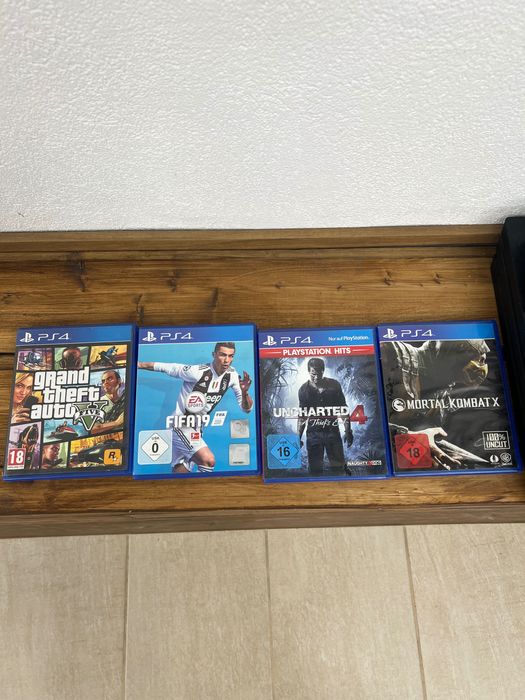 Ps4 pro в много добро състояние
