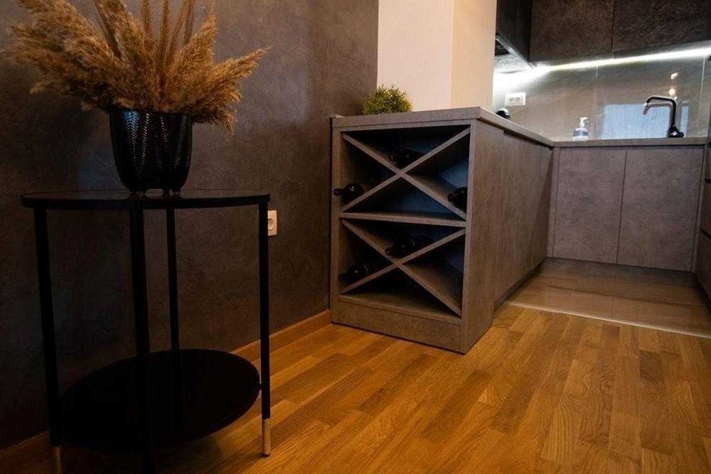 Дава се под наем Двустаен апартамент в Бургас, Център - 63 кв.м за 204 € - Снимка #4