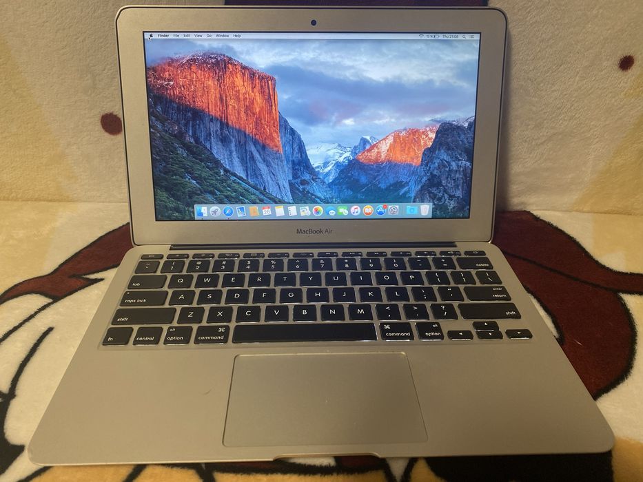 MacBook Air 11” i5 / 8GB RAM / SSD 128GB / Baterie 82%
