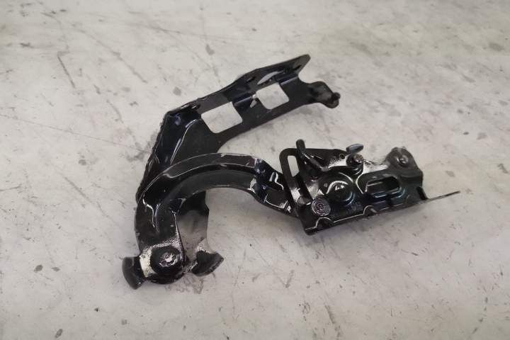 Оригинална Дясна Капачка На Панта На Mercedes-Benz / Mercedes-Benz C-C