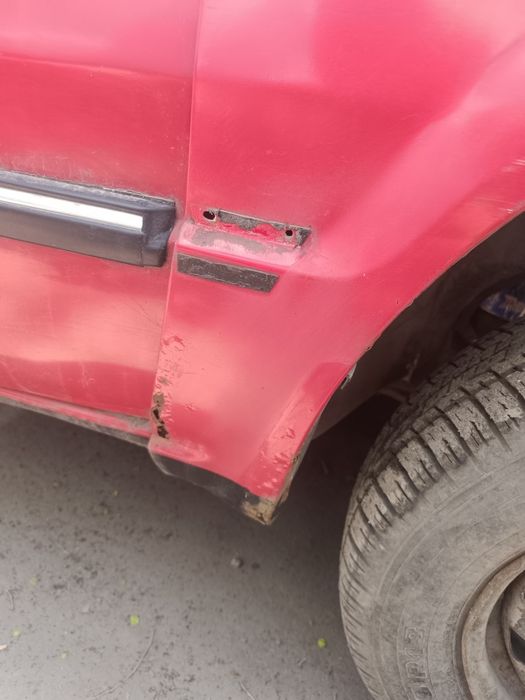 Правое крыло Mazda 323 BF