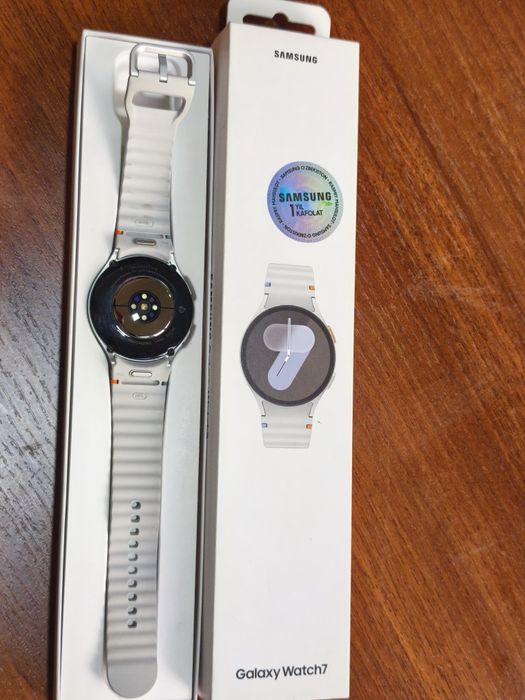 Продаются смарт часы Samsung Galaxy Watch 7 (44")