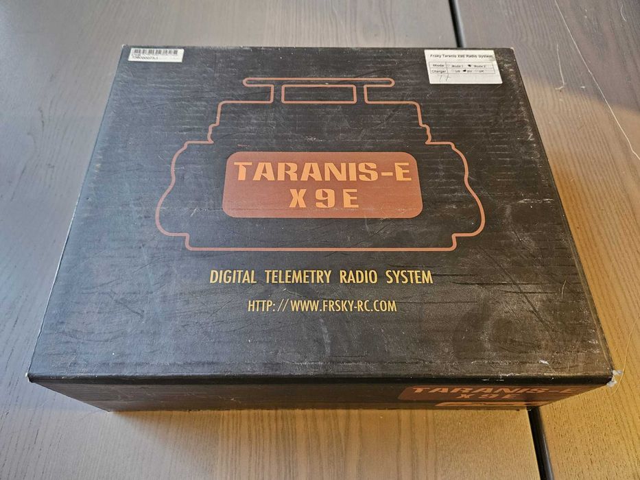 Radiocomandă Tip Pupitru FrSky Taranis X9E Completă - Geantă Transport, Curea, Acumulator